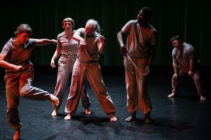 Thomas Hauert _ WIE? @BartGrietens